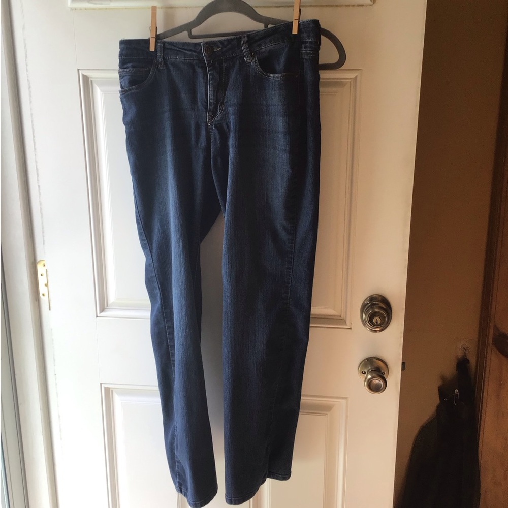 W62, bootcut jeans, size 8